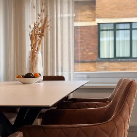 Luxury 2 Bedroom In The Heart Of *