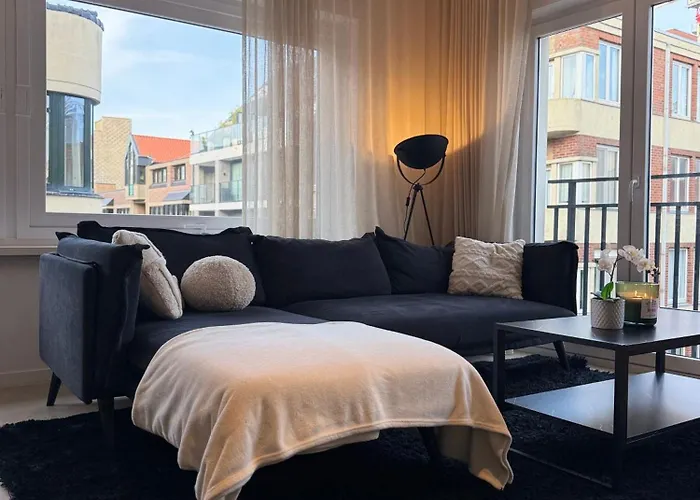 Luxury 2 Bedroom In The Heart Of *